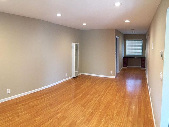 4th image of 658 Arbutus Ave APT 3