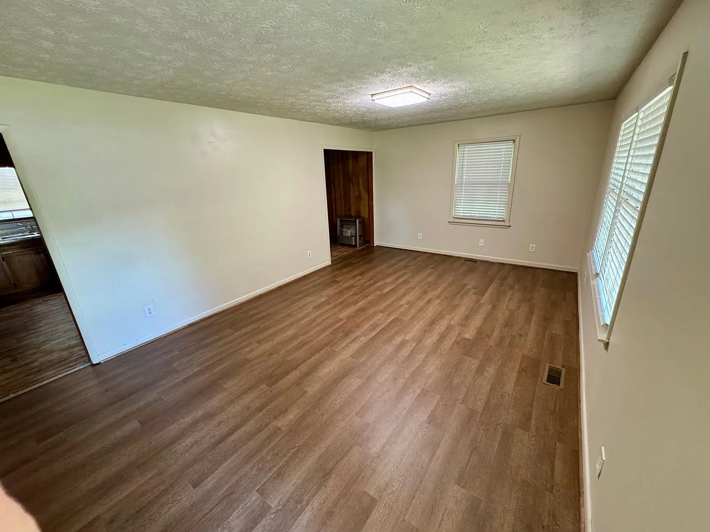 Charming 3-Bedroom Home in Eastaboga — Photo 2