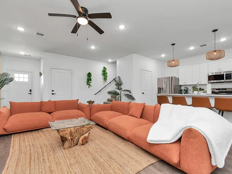 3127 Bolt St — Photo 8