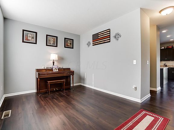 4th image of 331 Glen Crossing Dr