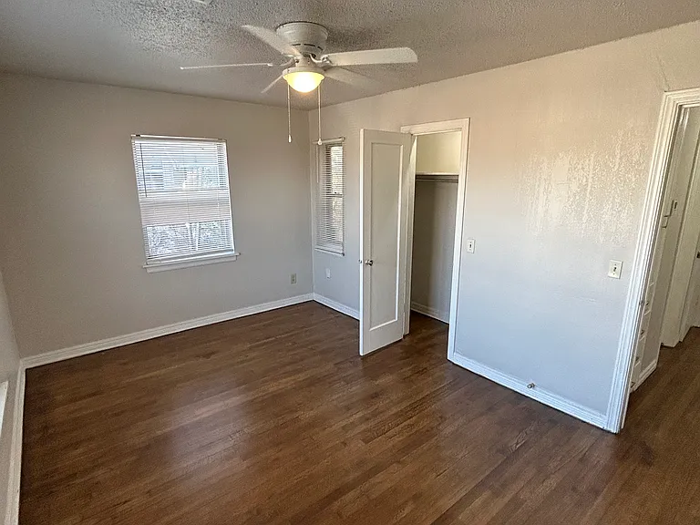 2200 NE 24th St — Photo 6