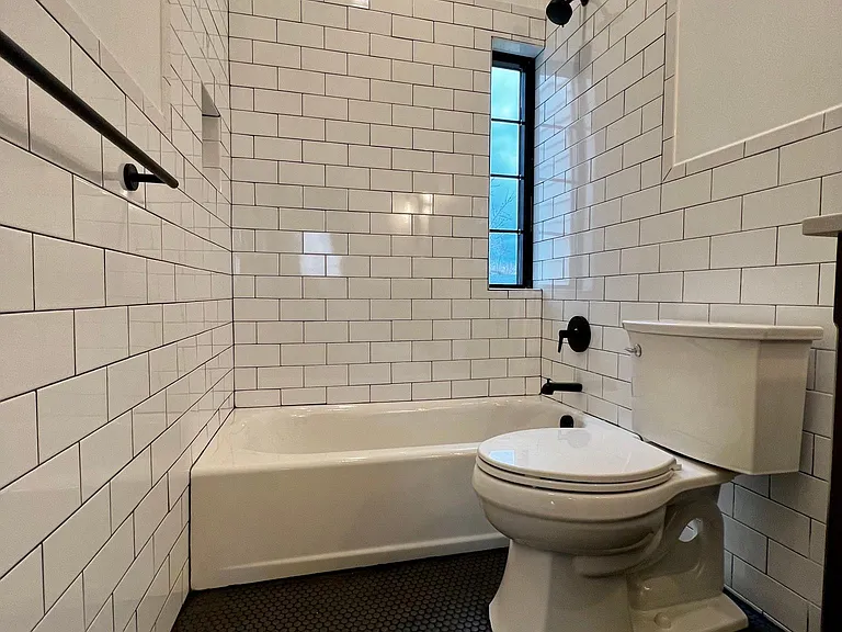 123 Clinton St #B — Photo 12