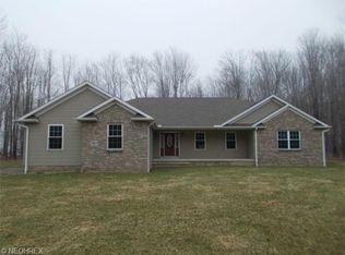 3165 Red Oak Cir, Conneaut, OH 44030