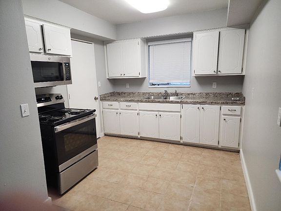 3rd image of 3408 N Prospect Ave