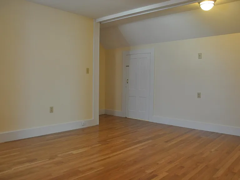 231 Cumberland Ave #5 — Photo 4