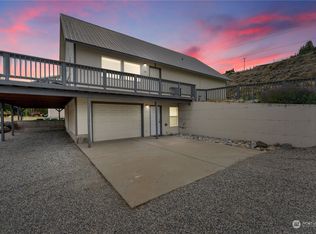 240 Sun Cove Rd, Orondo, WA 98843