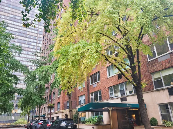 12 Beekman Place 1A image 3 of 25