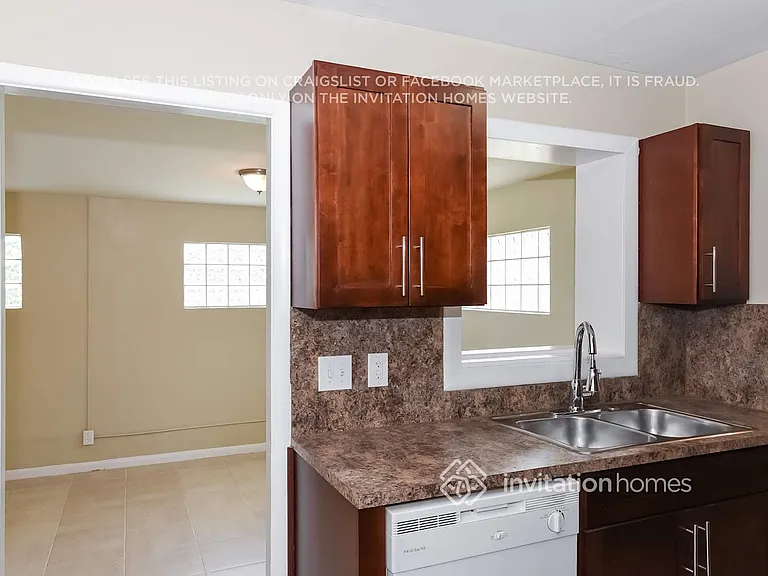 3205 Chapel Hill Blvd — Photo 9
