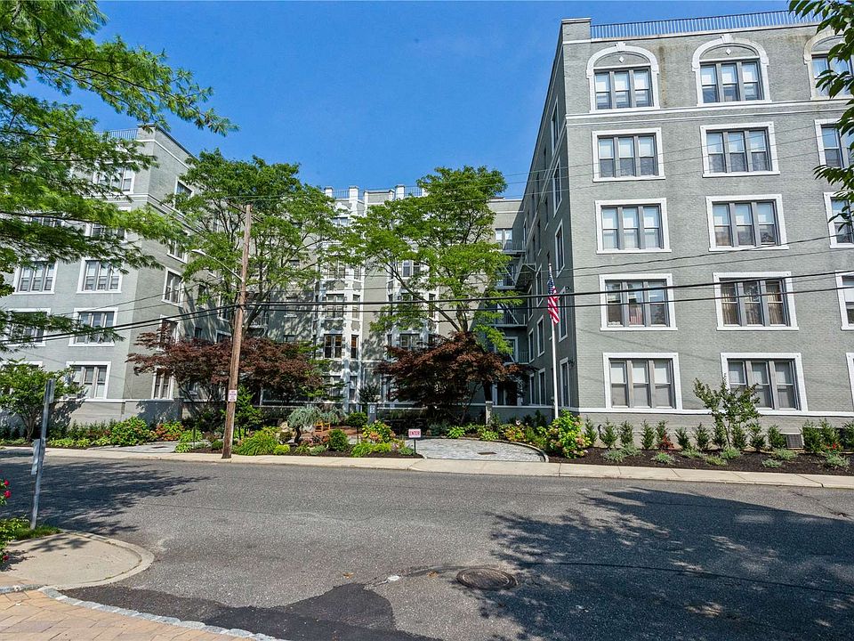 1185 E Broadway APT 1B, Hewlett, NY 11557 MLS 3335989 Zillow