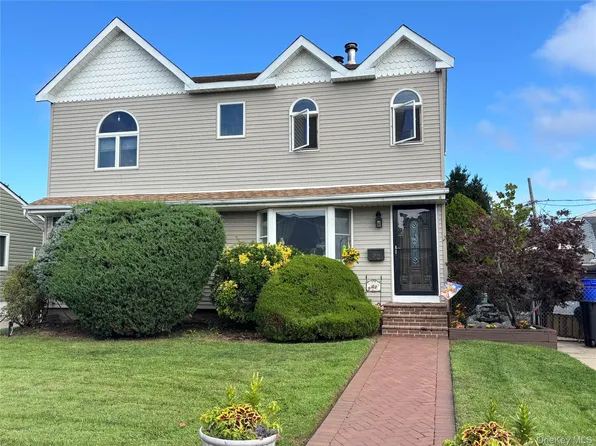 92 Van Buren Street, Freeport, NY 11520