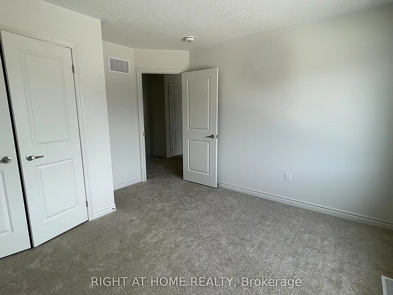 1054 Denton Dr — Photo 32