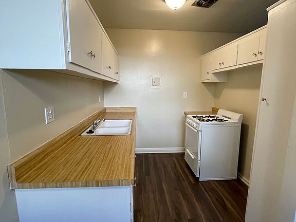 3rd image of 6717 Wilkinson Ave #102