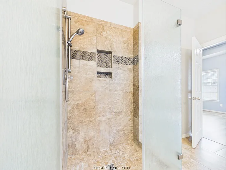 2305 Kendal Green Cir — Photo 20
