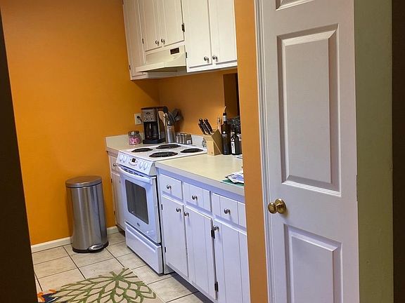 5th image of 813 Jamestown Ct