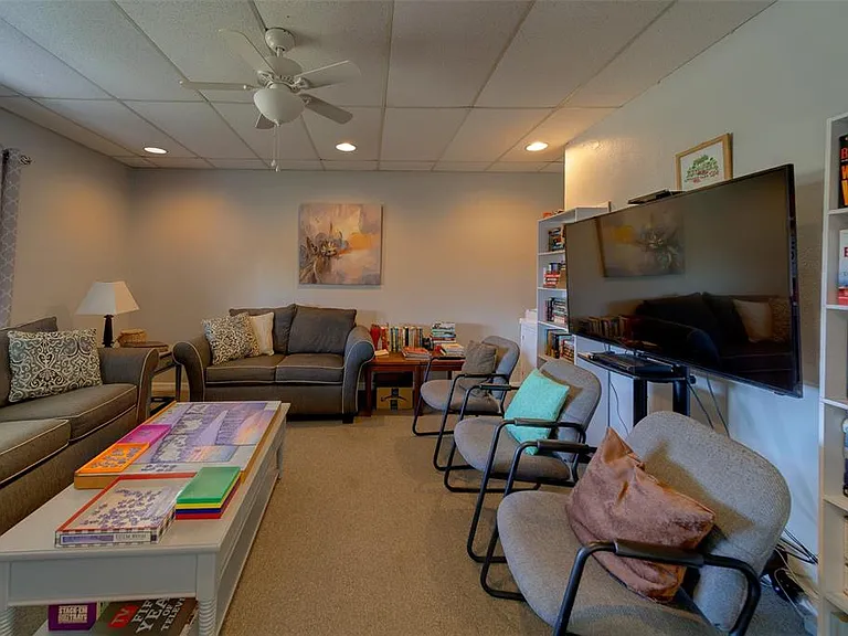 13827 Mission Oaks Blvd — Photo 35