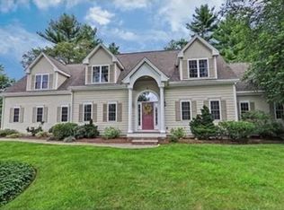 2 River Bend Rd, Upton, MA 01568