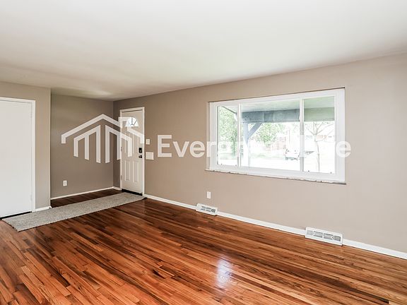 4th image of 1121 Hollywood Ave