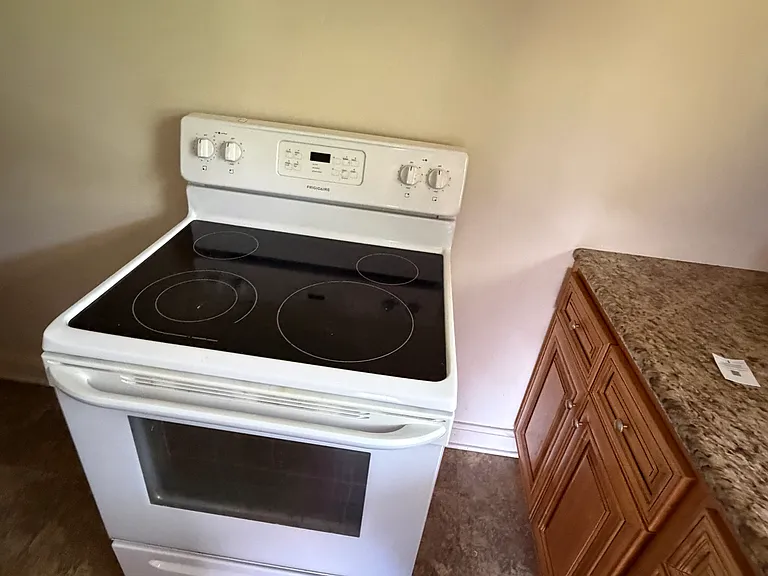 205 Glamorgan St #205 — Photo 7