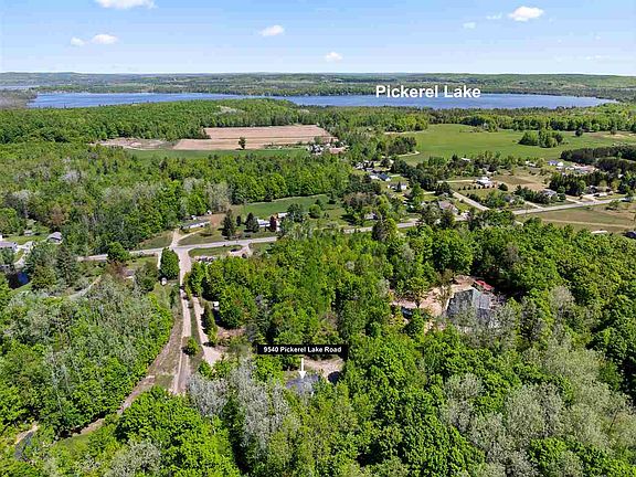 4th image of 9540 Pickerel Lake Rd