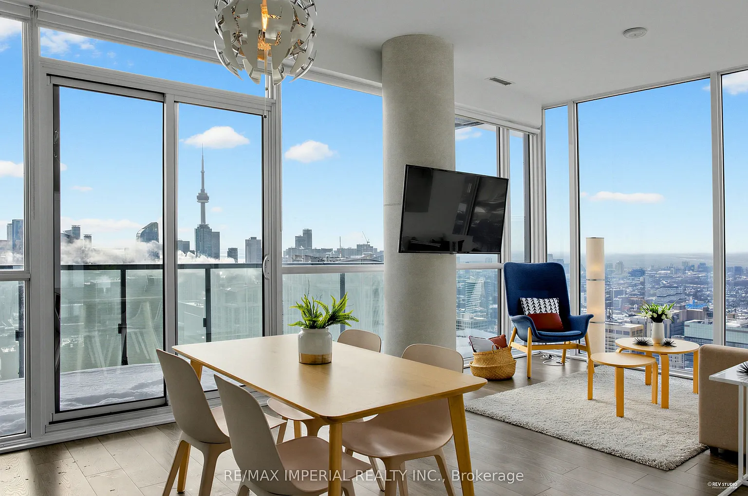15 Grenville St #Penthouse 03 photo 1