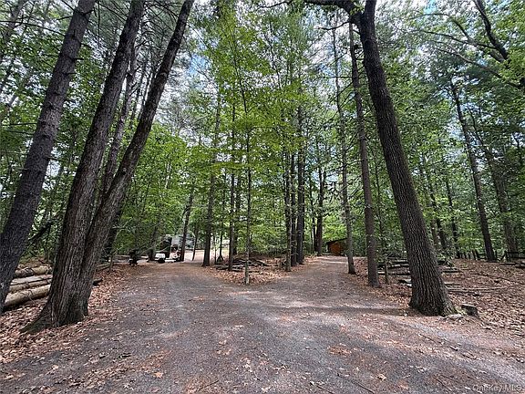 2nd image of 124 Davis Road