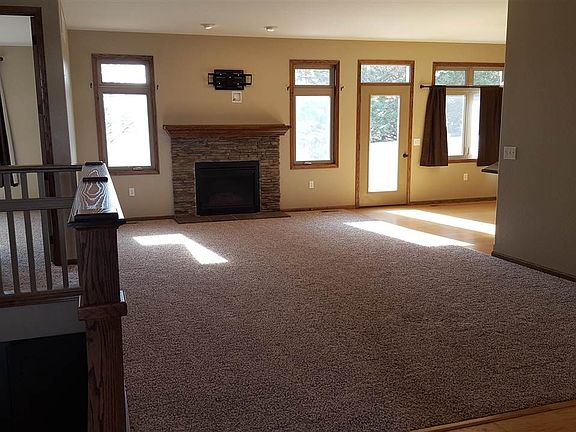 3rd image of 1409 Highland Pointe Way
