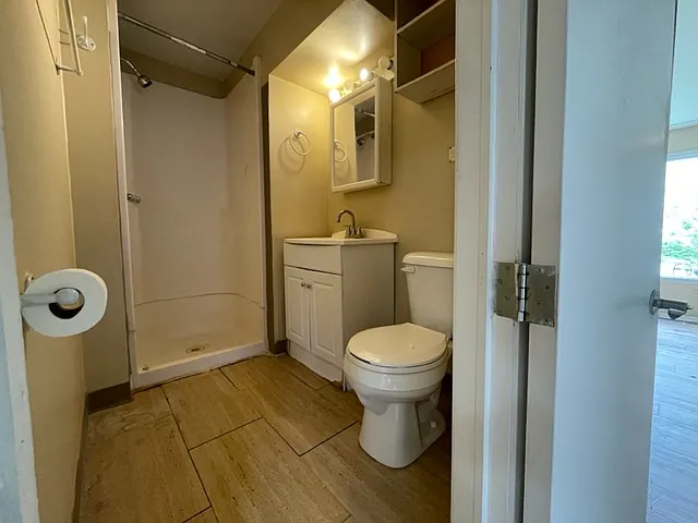331 Spruce St #A — Photo 8