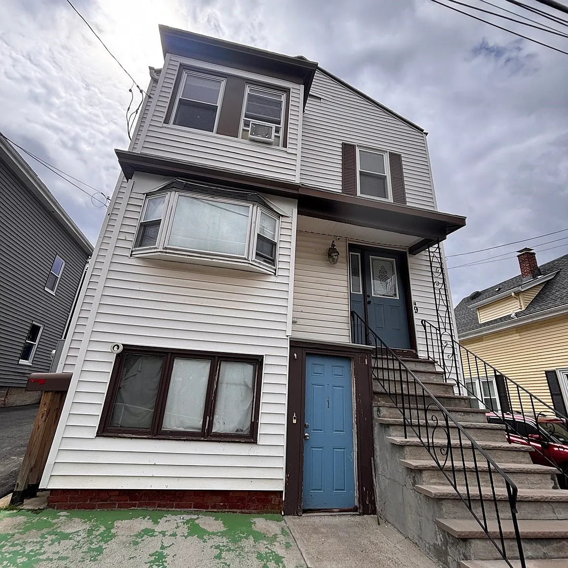 2 bed, 1.0 bath, 1814 sqft, $2,400 — Photo 1
