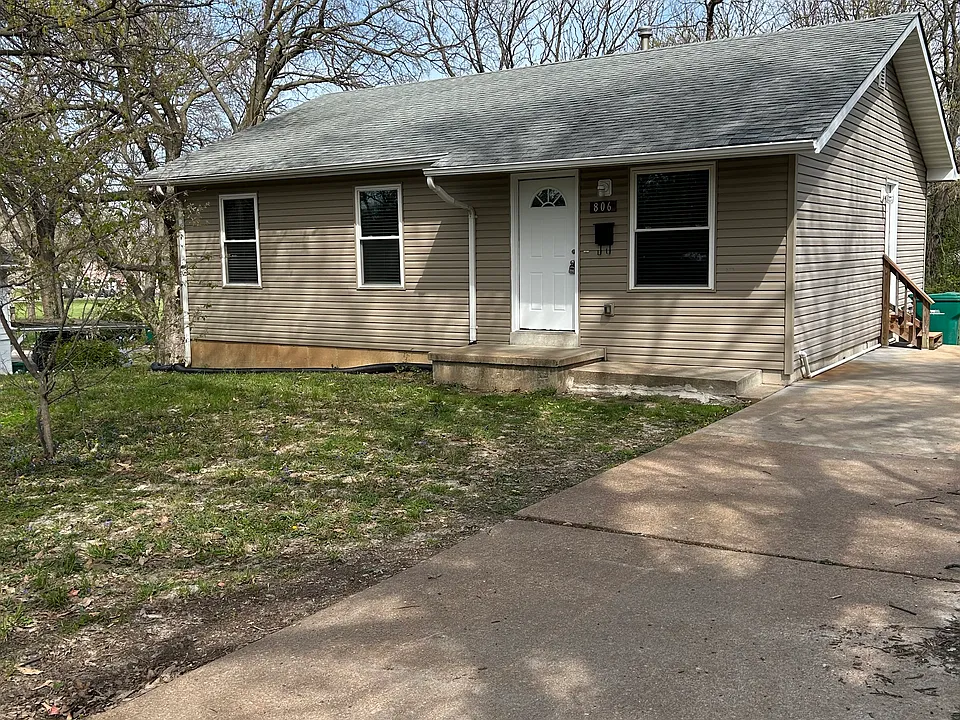 806 Ennis Ave