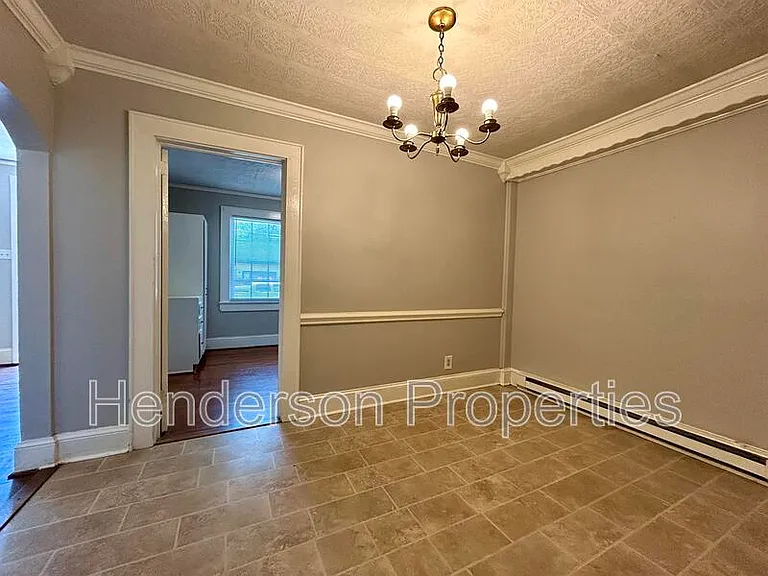 2549 Pinckney Ave — Photo 6