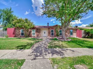 1906 Victoria Dr, Garland, TX 75040