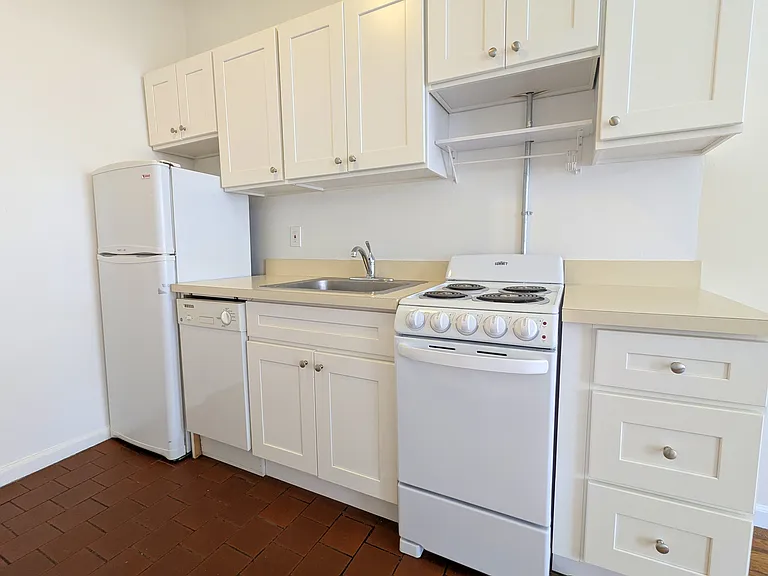 147 W 72nd St #4C — Photo 2