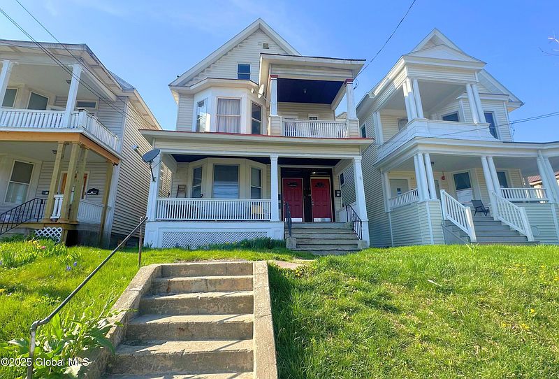 3rd image of 219 Delaware Avenue