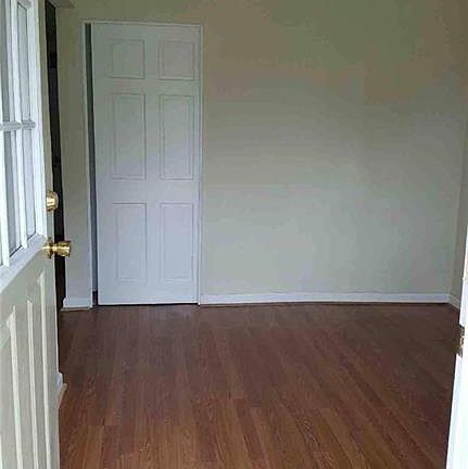 4th image of 2404 Peach St #1