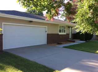 6311 S 49th St, Lincoln, NE 68516