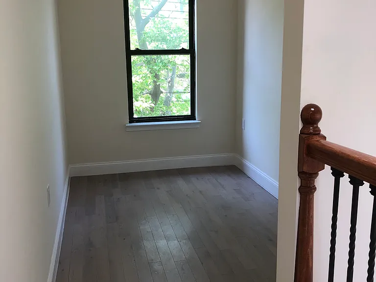 67 Dahlgren Pl #2 — Photo 7