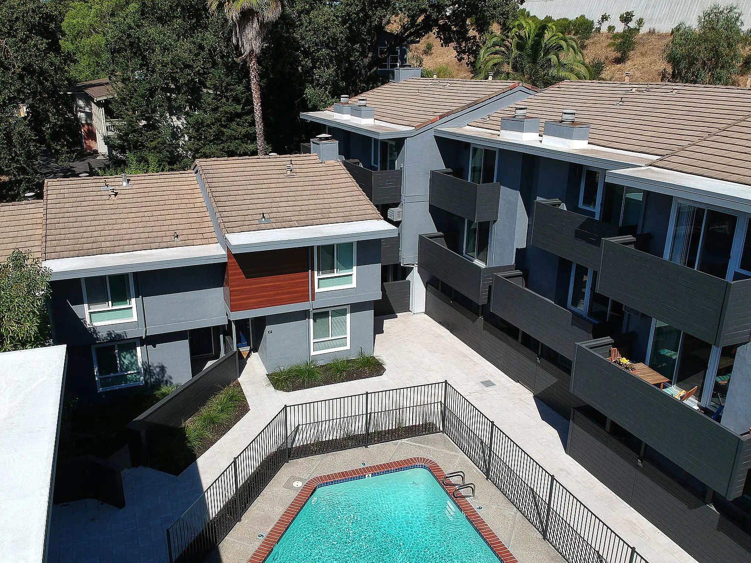 Ladera Apartments — Photo 1