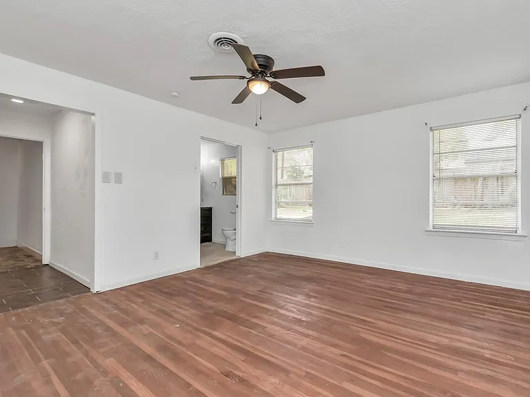 602 Everett St — Photo 28