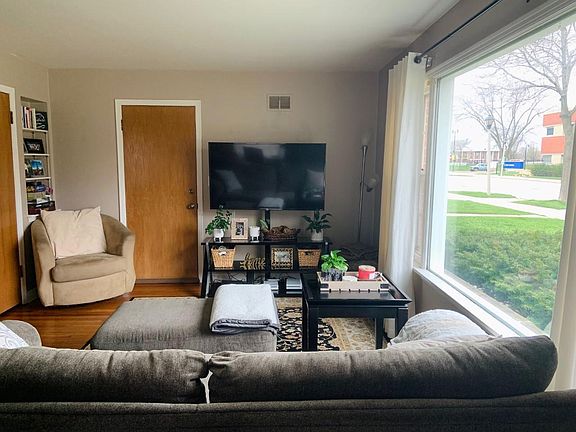 2nd image of 4020 N Newhall St #1