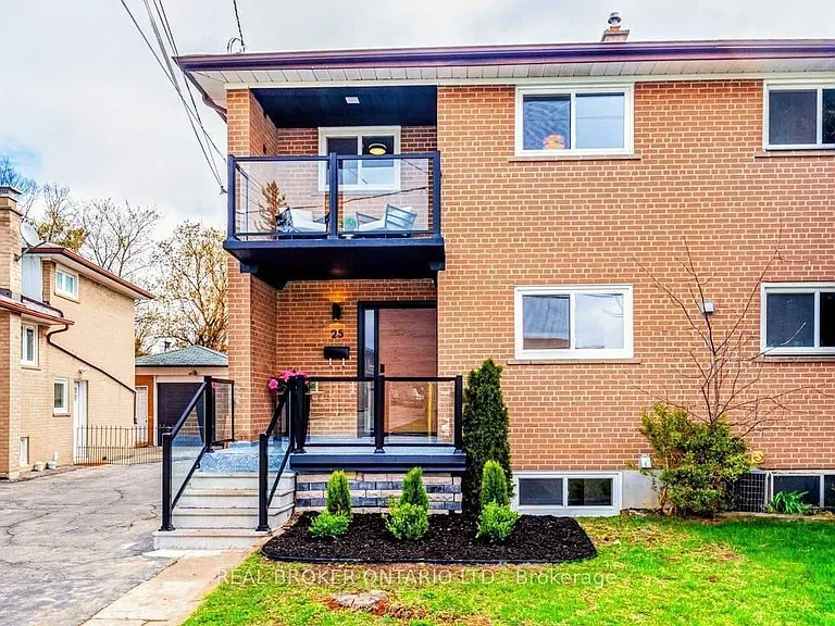 25 Newlin Cres #UPPER — Photo 1