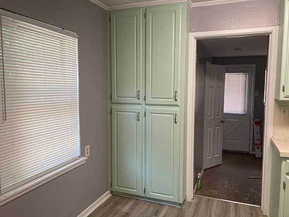 Lots of kitchen storage cabinets
