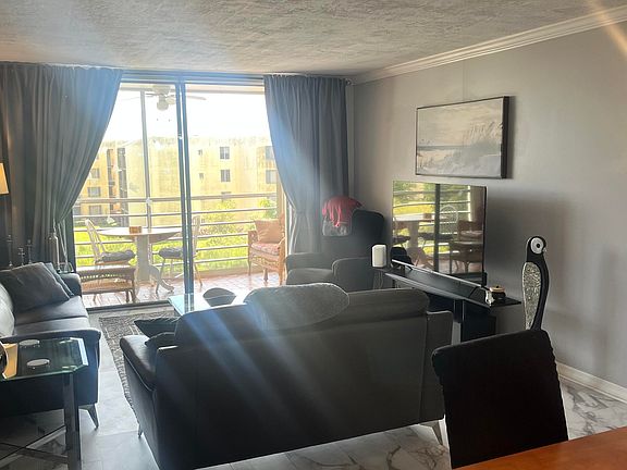 2nd image of 2871 Somerset Drive #414