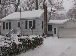 458 W River Rd, Muskegon, MI 49445