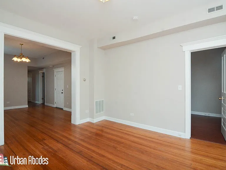 2143 W Chicago Ave #3 — Photo 5