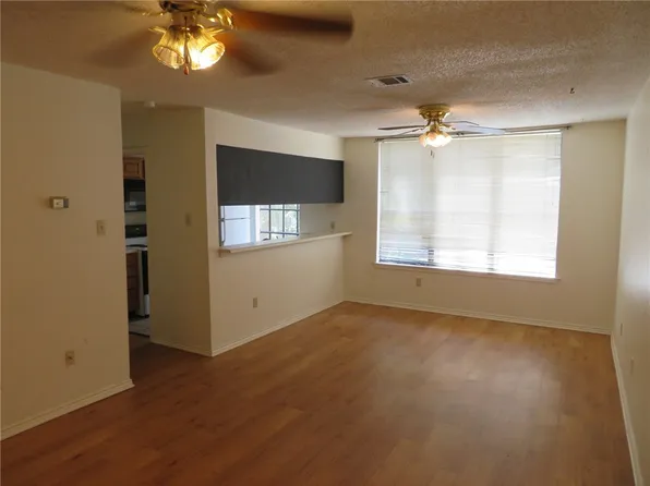 2409 Leon St APT 204, Austin, TX 78705