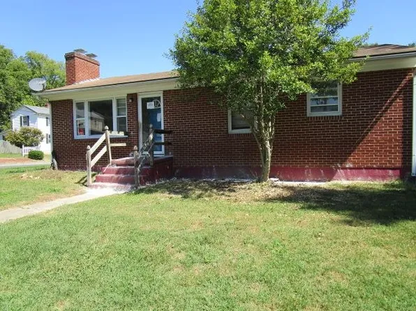 838 Carey St, Buena Vista, VA 24416