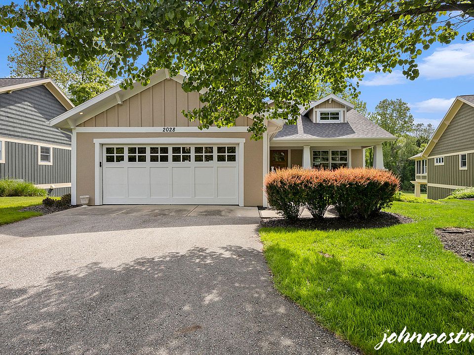 1st image of 2028 Stickley Dr SE