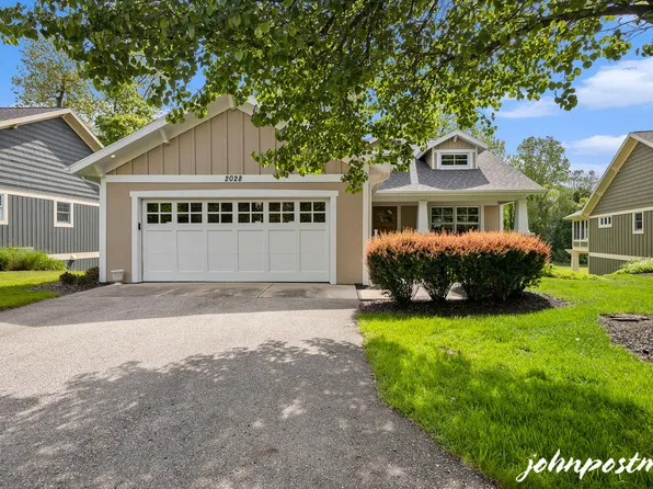 2028 Stickley Dr SE, Grand Rapids, MI 49546