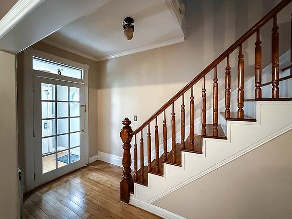 4th image of 125 Poplar St