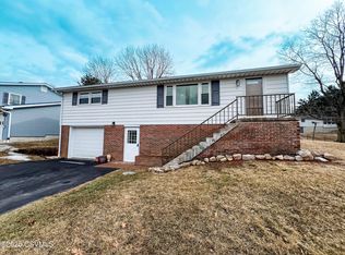 14 Old Orchard Rd, Milton, PA 17847